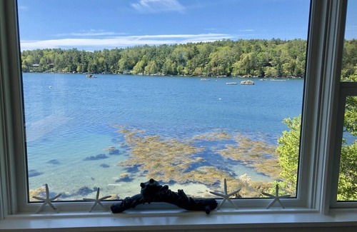 Boothbay Harbor Casa | Disfrute de privacidad aislada en esta cabaña en el agua
