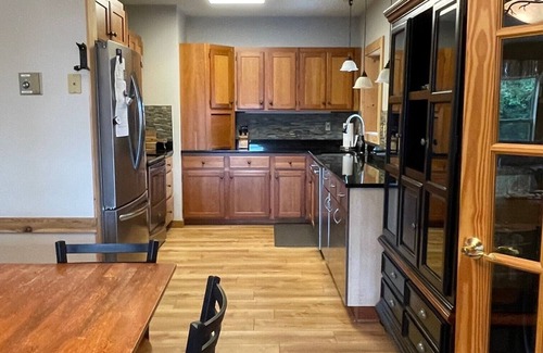 Grand Marais Cabina | Enjoy the beautiful views of Devil Track Lake near Grand Marais, MN