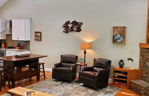 Waleska Casa | Enjoy the Beautiful Scenery and Tranquil Waters of Lake Chickasaw