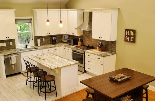 Waleska Casa | Enjoy the Beautiful Scenery and Tranquil Waters of Lake Chickasaw