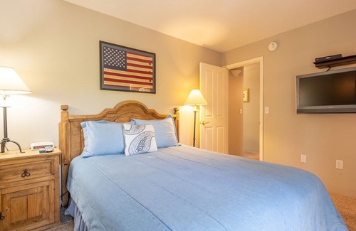Kings Beach Condominio | Enjoy the Lakeview! Complex centrally located in Kings Beach, right on the Lake!