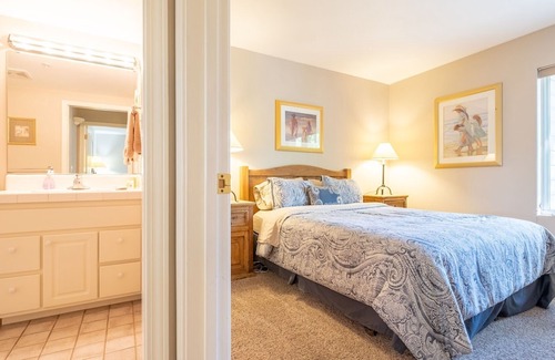 Kings Beach Condominio | Enjoy the Lakeview! Complex centrally located in Kings Beach, right on the Lake!