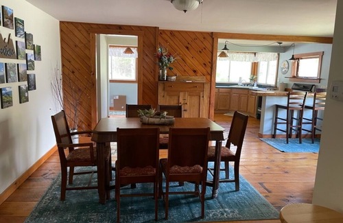 Wilmington Casa | Enjoy the magic of the Adirondacks that awaits you at the Iron Peaks Lodge.