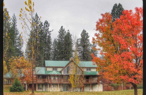 Northport Casa | Disfruta de la elegancia rústica de nuestro hermoso hotel de 4 estaciones.