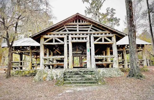Fort White Casa | Enjoy this five acre Countryside tranquility and close to outdoor activities.