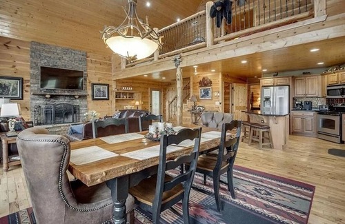 Cleveland Cabina | Vistas increíbles vistas! Reserve visitas de agosto ahora.