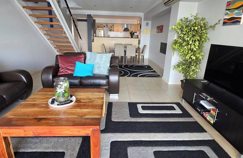 Bunbury Apartamento | Enjoy Water Views in a Stylish 2BR/2BA Apartment, Steps from Beach & Dining