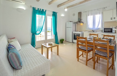 Karystos Apartamento | ¡Disfrute de su estadía en Karystos Villas con una maravillosa vista sobre el mar!