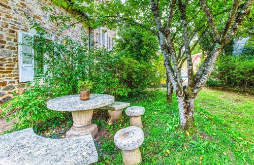 Rodez Casa | Alojamiento de 7 habitaciones en Rodez