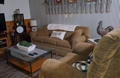 Danville Casa | Enjoyable barn with AC in charming Danville