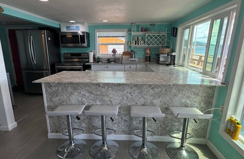 Belfair Casa | Enjoyable house with WiFi in Hood Canal beach front.