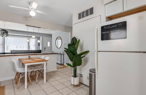 Madison Heights Apartamento | Enjoyable Stay for Families and Friends by Detroit