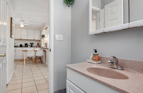 Madison Heights Apartamento | Enjoyable Stay for Families and Friends by Detroit