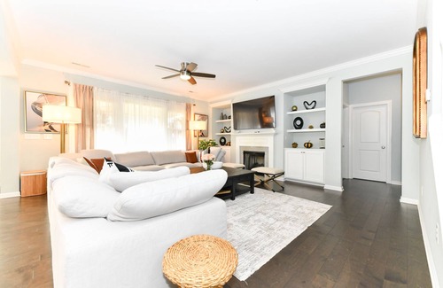 Greensboro Casa | Enju Ndala: Serene Oasis