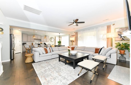 Greensboro Casa | Enju Ndala: Serene Oasis