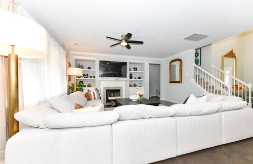 Greensboro Casa | Enju Ndala: Serene Oasis