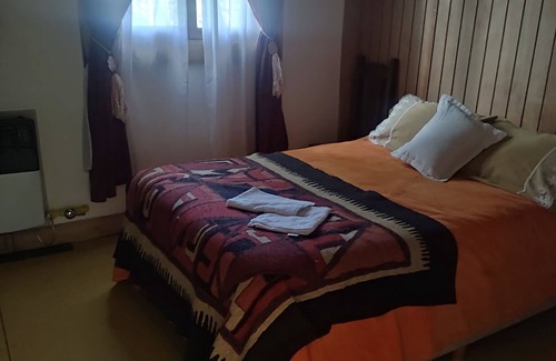 Tolhuin Cama Y Desayuno | Enriqueta lugar a 200mt del lago khami hospedaje, restaurante y patio cervecero.