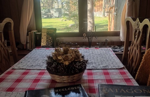 Tolhuin Cama Y Desayuno | Enriqueta lugar a 200mt del lago khami hospedaje, restaurante y patio cervecero.