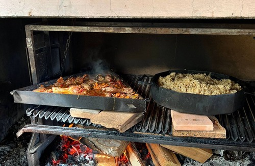 Tolhuin Cama Y Desayuno | Enriqueta lugar a 200mt del lago khami hospedaje, restaurante y patio cervecero.