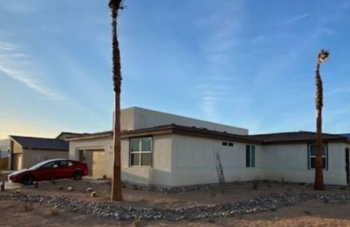 Desert Hot Springs Casa | Ensuite with Kitchenette & Private Entrance