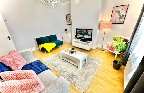 Hackney Central Apartamento | Enticing 2 Bedroom flat with mini-garden in Hackney, Lower Clapton