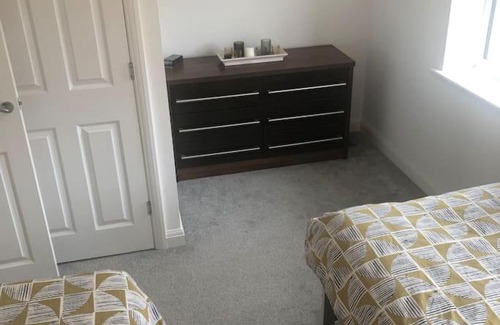 Tamworth Casa | Entire 2 bedroom house in Tamworth