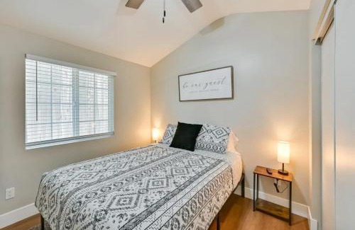 Alpine Casa | Entire 2 Bedroom Pet Friendly Cottage Home