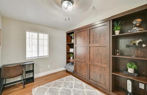 Alpine Casa | Entire 2 Bedroom Pet Friendly Cottage Home