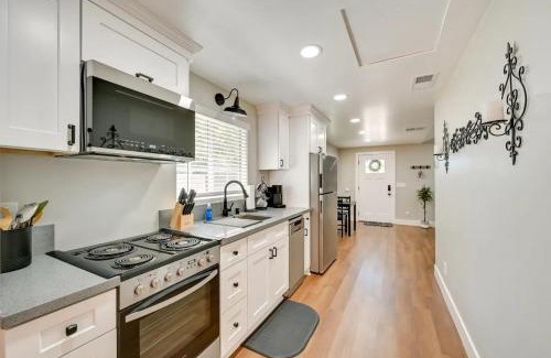 Alpine Casa | Entire 2 bedroom Pet Friendly Guest Cottage