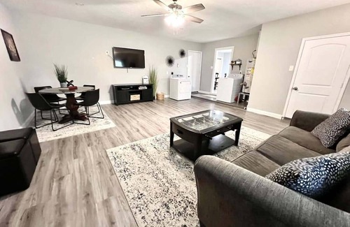 Deer Park Casa | Entire 3 bedroom 1 and half bath home in Deer Park high speed wifi