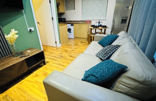 St. Helier Apartamento | ENTIRE APARTMENT WITH GARDEN AND PARKING GREATER LONDON 10 MINUTES TO WIMBLEDON