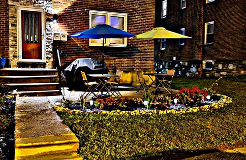 Cheltenham Casa | *ENTIRE APT/KING BED*