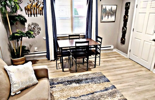 Cheltenham Casa | *ENTIRE APT/KING BED*