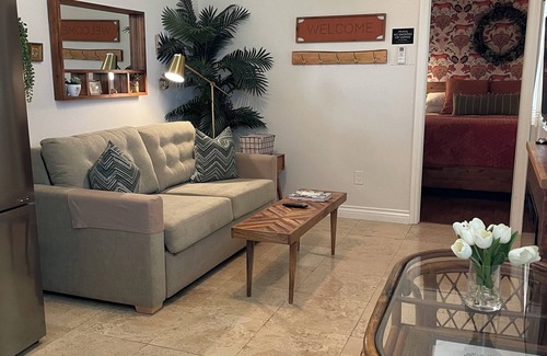 Murrieta Apartamento | Entire Casita and Cal king bed, sofa bed and kitchen just minutes from Temecula.