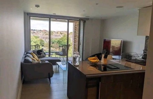 Kilburn Apartamento | Entire Central 3 bedroom Apt/en-suite with a View.