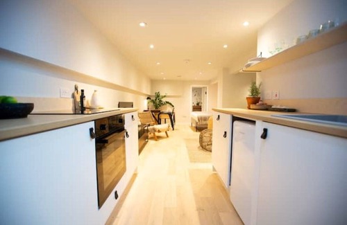 Chorlton-cum-Hardy Apartamento | Entire condo hosted by Jules