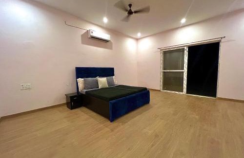 Gurugram Casa | entire farm with pool and huge hall best for parties