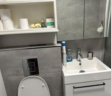 West Ham Apartamento | Entire flat with big living room, bedroom, balcony