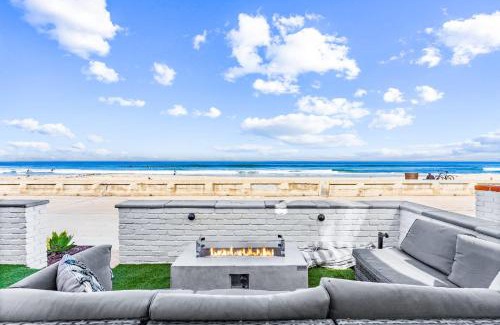 Mission Beach Casa | Entire Ground Beachfront Luxury Unit with Patio