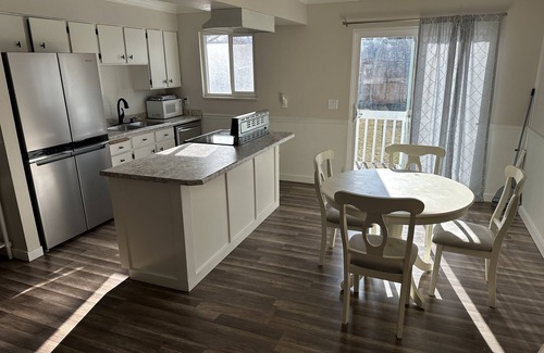 Riverton Casa | Entire Home - Family/Kid/Pet Friendly - Yard - Happy Place!