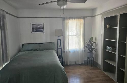 Eastside Casa | Entire home in Historic Long Beach close to shops