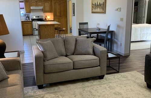 Berryville Casa | Entire home located near Eureka Springs, Branson and Northwest Arkansas Corridor