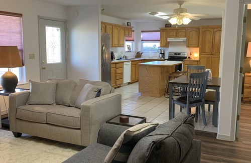 Berryville Casa | Entire home located near Eureka Springs, Branson and Northwest Arkansas Corridor