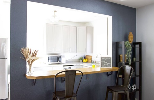 North Oak Park Casa | Entire Home- Oak Park Oasis in Central Sacramento 1mi from midtown & UCD Med Ctr