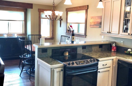 Oak Creek Casa | Entire Home/ Picturesque Mtn Getaway