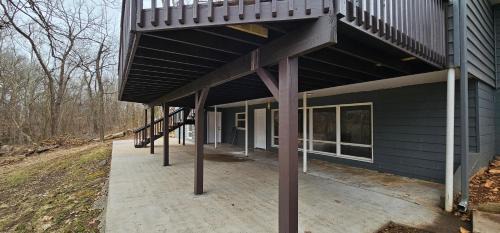 Nixa Casa | Entire Home w/ Free Wi-Fi, Garage, Deck, Yard