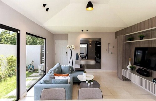 Tumba Vieja Casa | La búsqueda de la casa de playa perfecta en Playa Dorada ha terminado