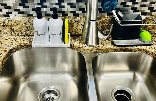 Portsmouth Casa | Entire house: Clean & spacious house 4 the family.