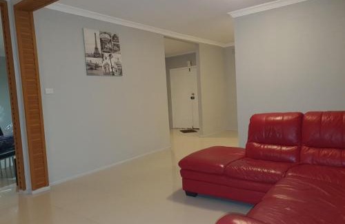 Melton Casa | Entire House close to Supermarket gym Restaurants