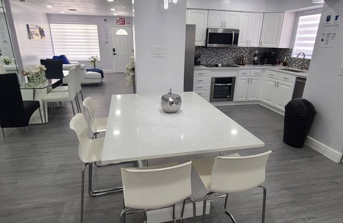 West Hollywood Villa | Entire house in Hollywood Fl close to Hard Rock hotel & Casino/Hard Rock Stadium